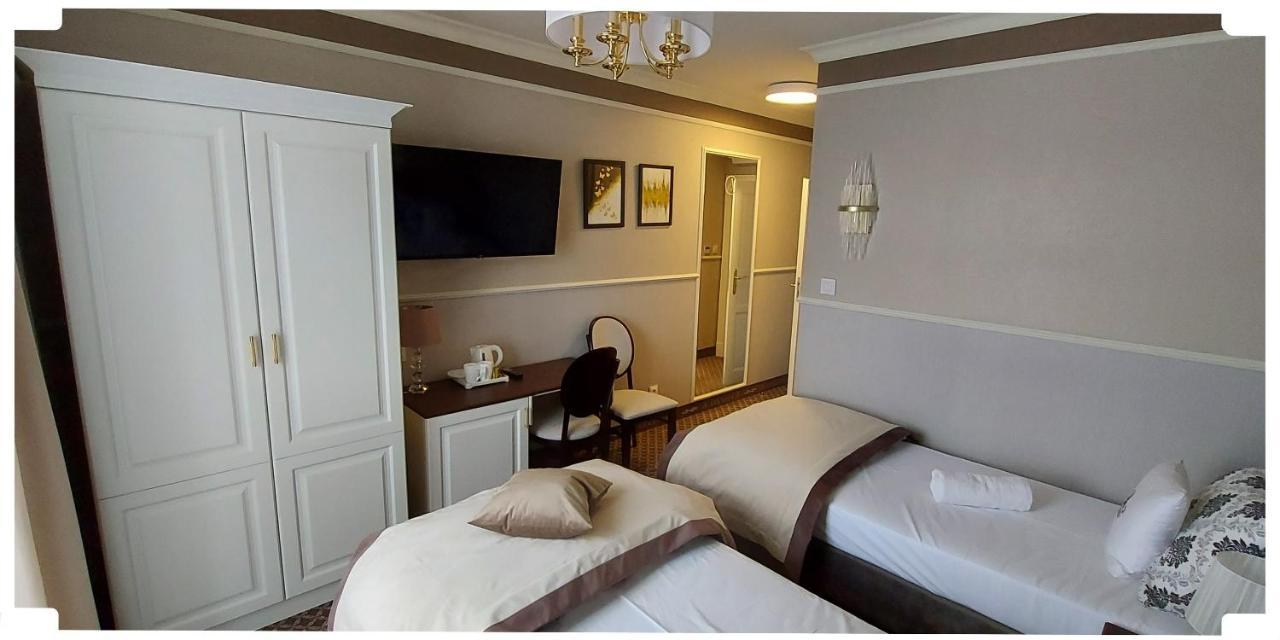 Arkadia Aparthotel Radziejow Exterior photo