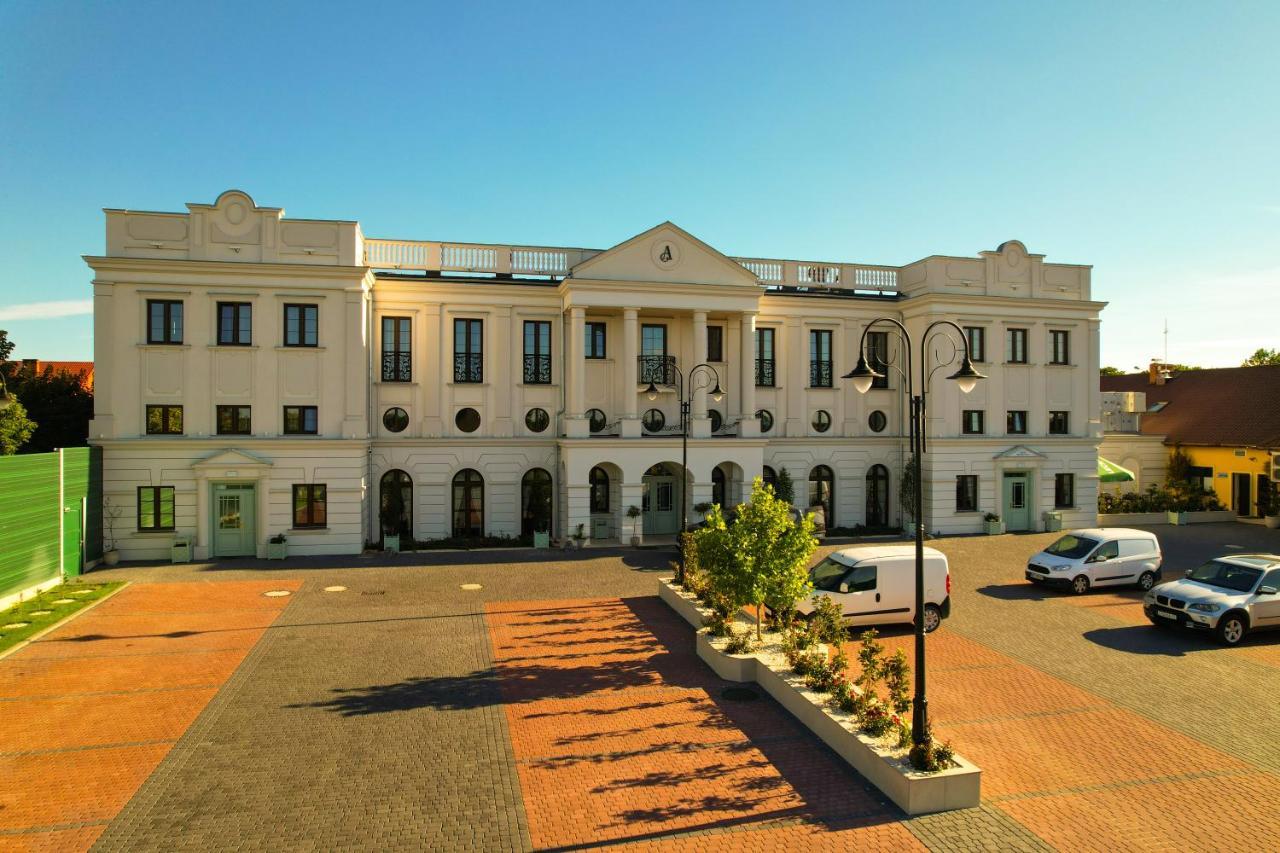 Arkadia Aparthotel Radziejow Exterior photo