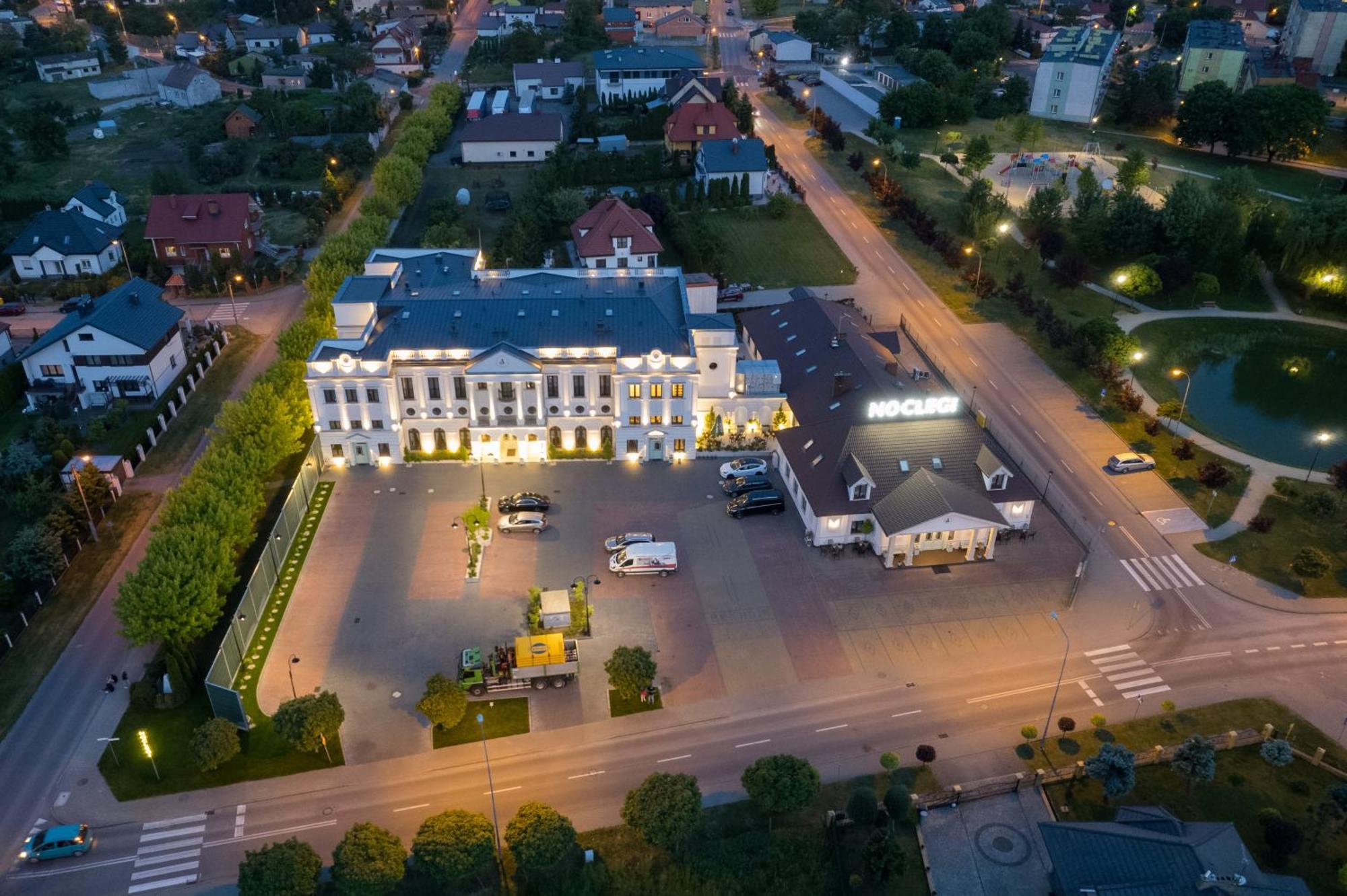Arkadia Aparthotel Radziejow Exterior photo
